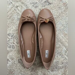 NWT Bandolino Flats